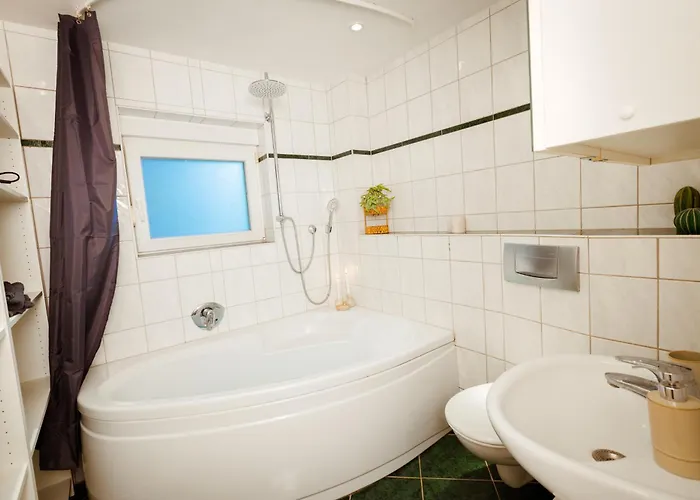 Daire Waldeck, Alleinlage - Eigene Sonnenterrasse - 70 M2 Bad Kissingen